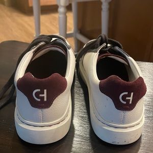 Casual sneakers size 8